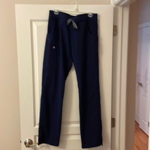 FIGS Cade scrub bottom in navy…Medium Tall… excellent used condition.